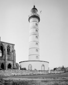 Phare de Saint Mathieu - Plougonvenlin - France.jpg